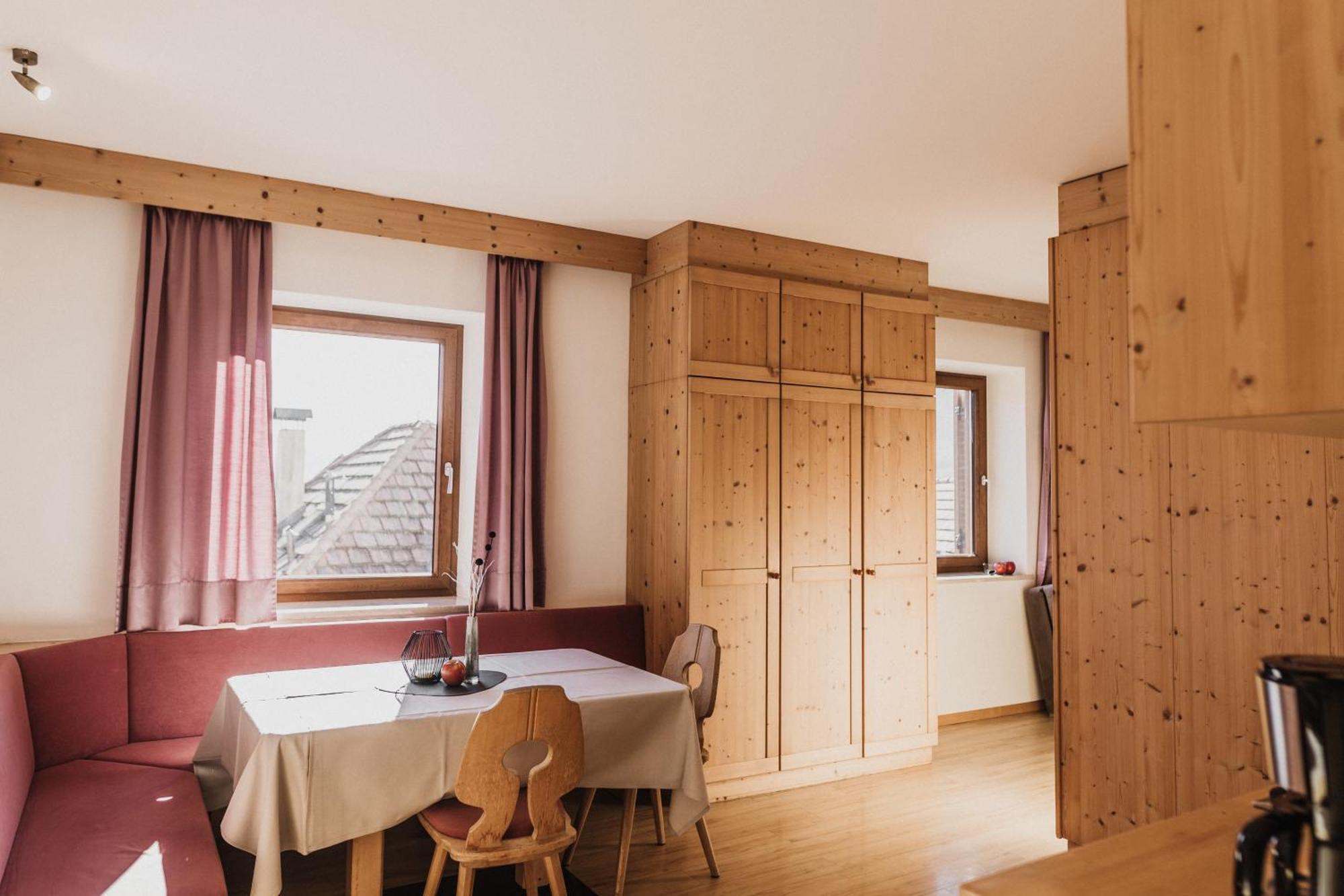 Hotel Thalguter - Rooms & Breakfast Algund